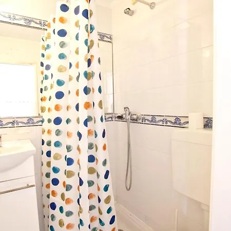 With One Bedroom In Lisboa, With Wonderful City View, Balcony And W... 아파트 리스본